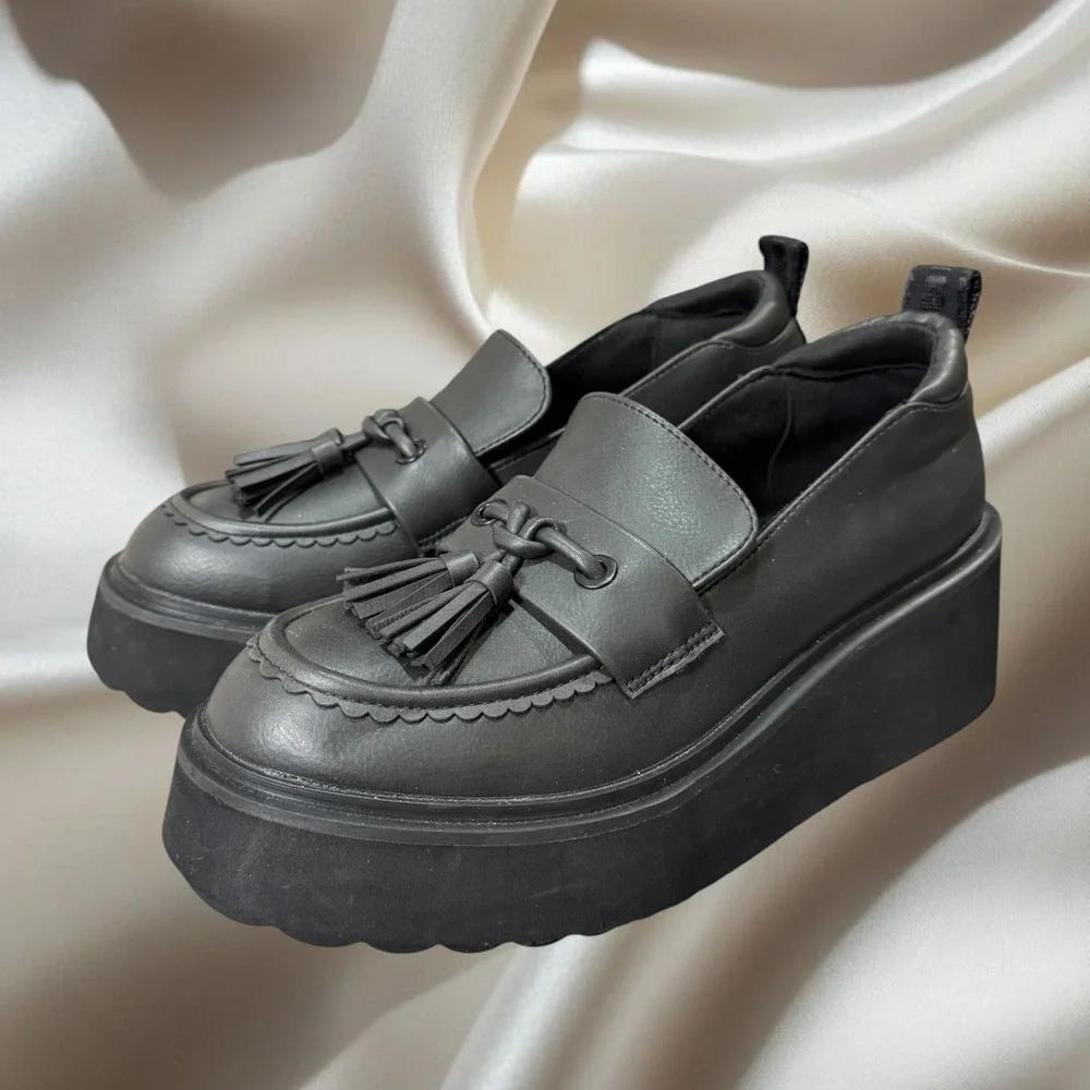 Rocket Dog Black Platform Loafers Womens Size 9 Vegan Chunky Tassel Goth Preppy